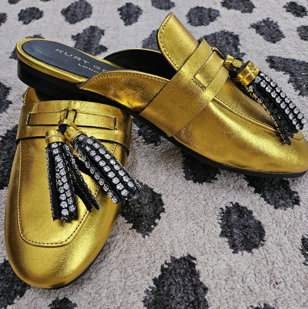 NWOB Kurt Geiger gold flat mules